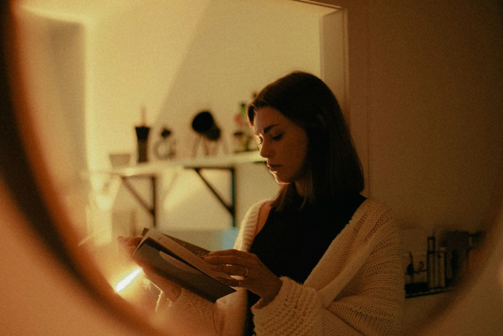 A woman relaxing in the evening — overnight botanical detox